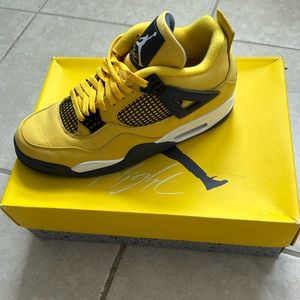 Air Jordan 4 Retro Lightning